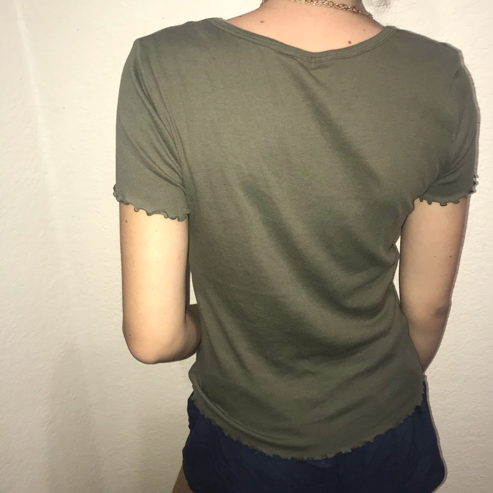 Basic Green Tee - Picture 3 of 4